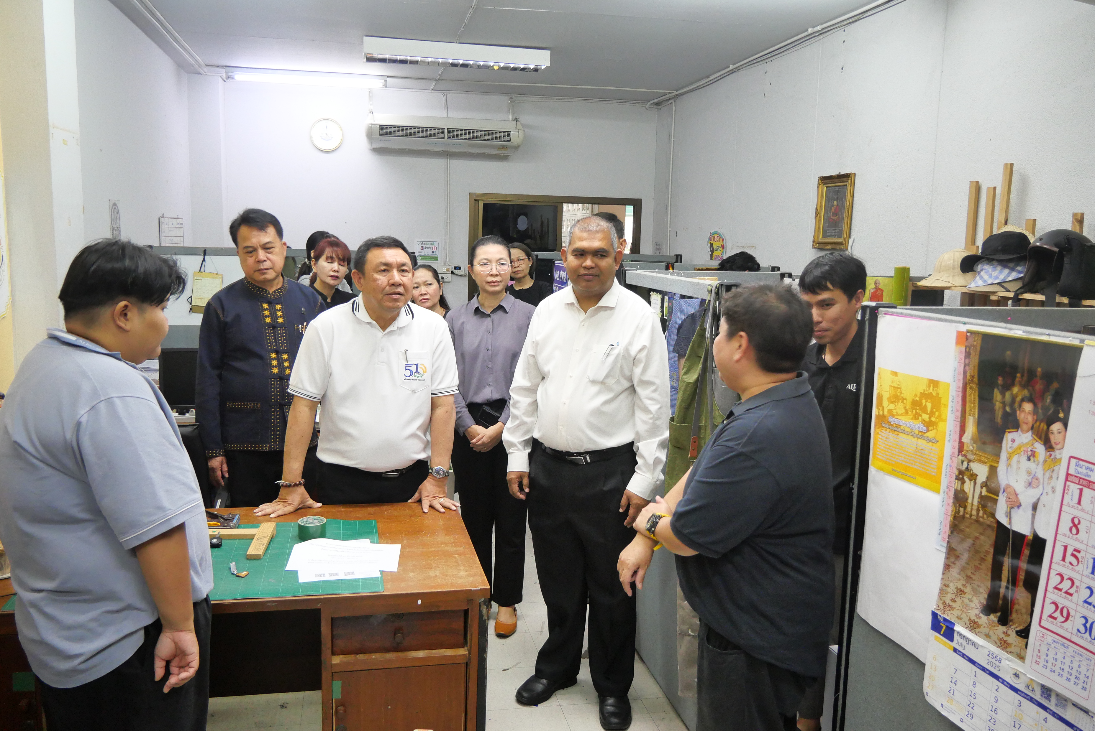 title - เลขาธิการ ส.ป.ก. ตรวจเยี่ยมบุคลากร ส.ป.ก. ถนนราชดำเนินนอก